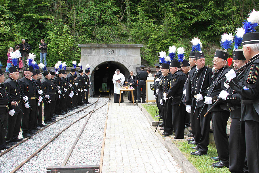 © by Knappenverein Peissenberg - 17.05.2014 Museumsbesuch nun mit Fahrt in den Besucherstollen