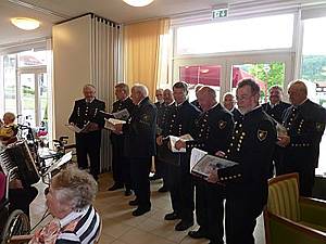 © by Knappenverein Peissenberg - 12.06.2013 Knappenchor im Altenheim